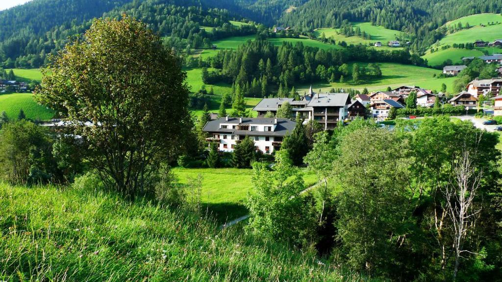 Ortners Mauerwirt - Leistbarer Luxus Apartment Bad Kleinkirchheim Exterior foto