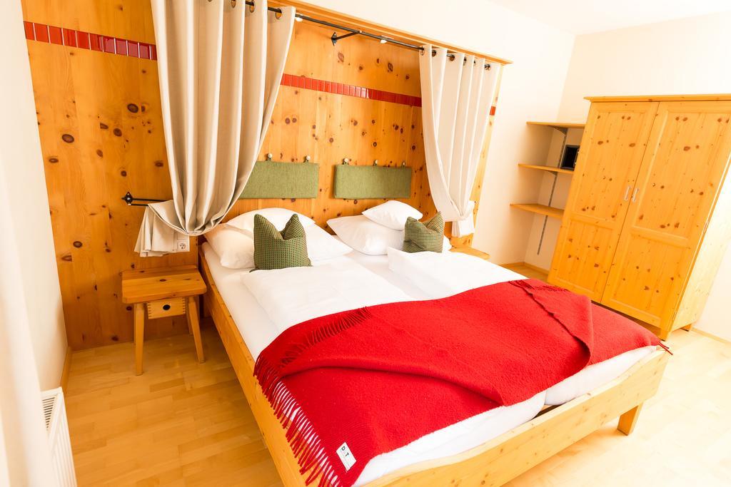 Ortners Mauerwirt - Leistbarer Luxus Apartment Bad Kleinkirchheim Exterior foto